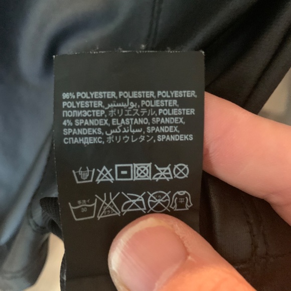 Bebe body hugging‎ top. Worn once - Picture 5 of 5